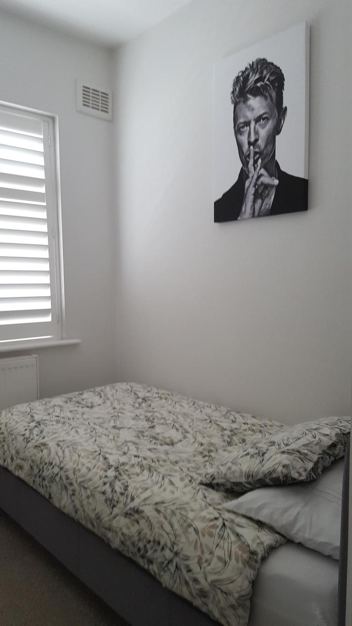Family Home With Easy Commute To London! London Borough of London Borough of Croydon Exteriör bild